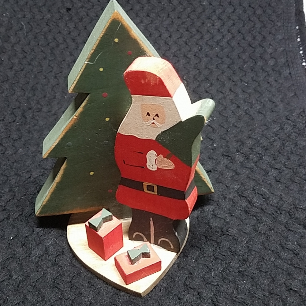 1984 folk art hand painted wood santa with tree